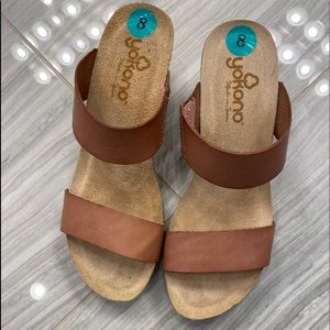 Yokono Size 8 Tan Wedge Heels
